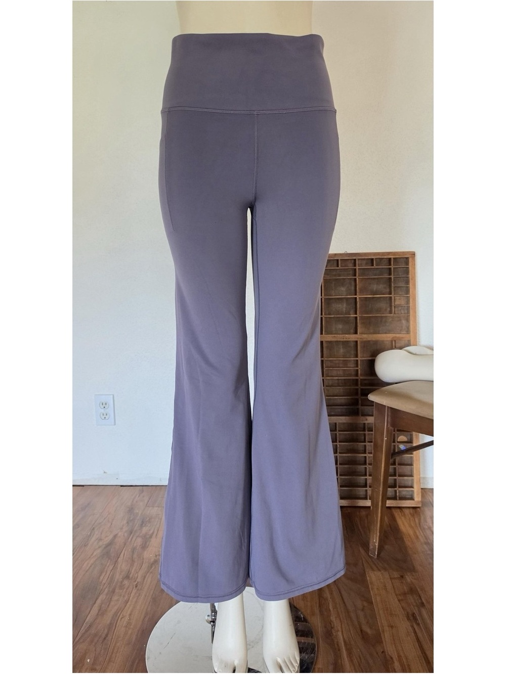 High-Waist Flare Yoga Pants - Mauve